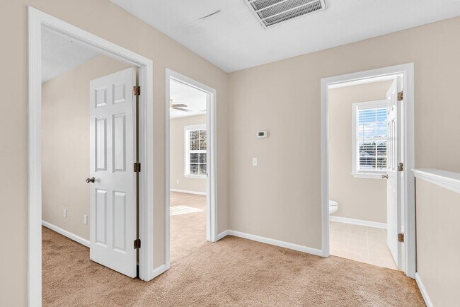 Building Photo - 16 Bushwood Dr