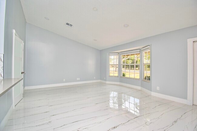 Building Photo - 14193 80th Ln N