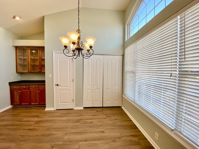 Building Photo - READY July 1st!! End-Unit Condo with Commu...
