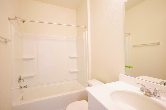 Building Photo - 145 Cocao Ct