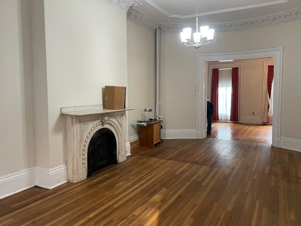 Building Photo - 36 Upton St