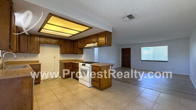 Building Photo - 12780 Redwing Rd