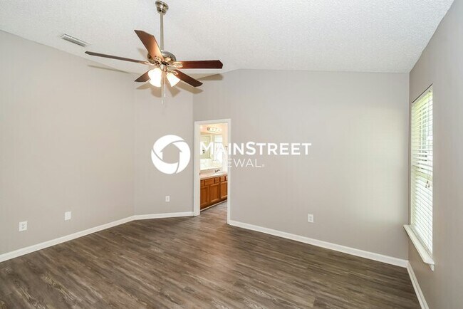Building Photo - 4 Bedroom Pet-Friendly Home in Jacksonville, FL with Main Street Renewal