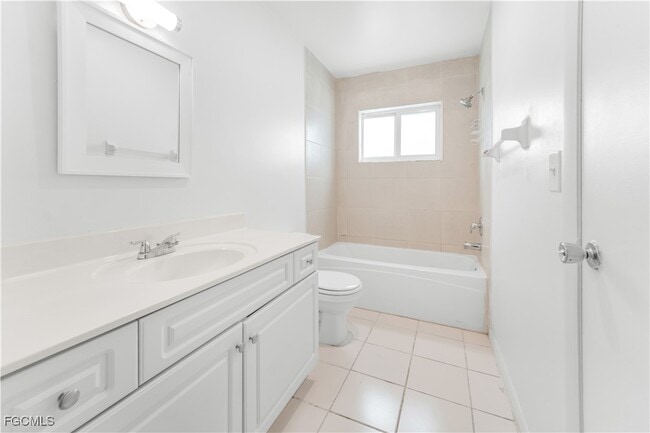 Building Photo - 2927 SE 15th Pl