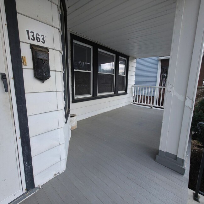 Building Photo - 1363 Cranford Ave