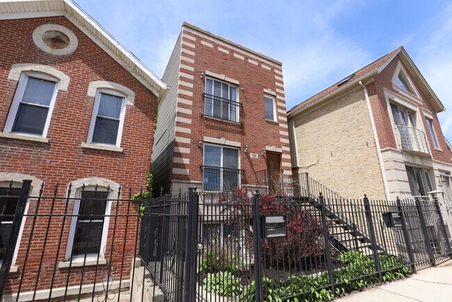 Building Photo - 724 N Willard Ct