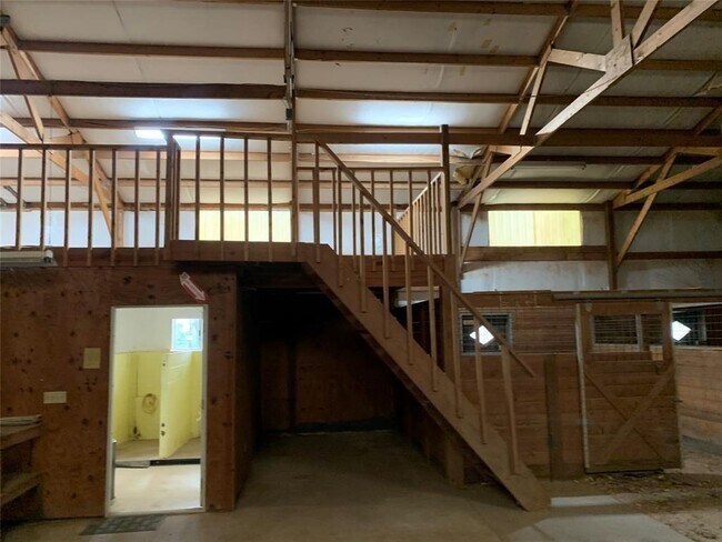 Building Photo - 2013 Mayfield Dr