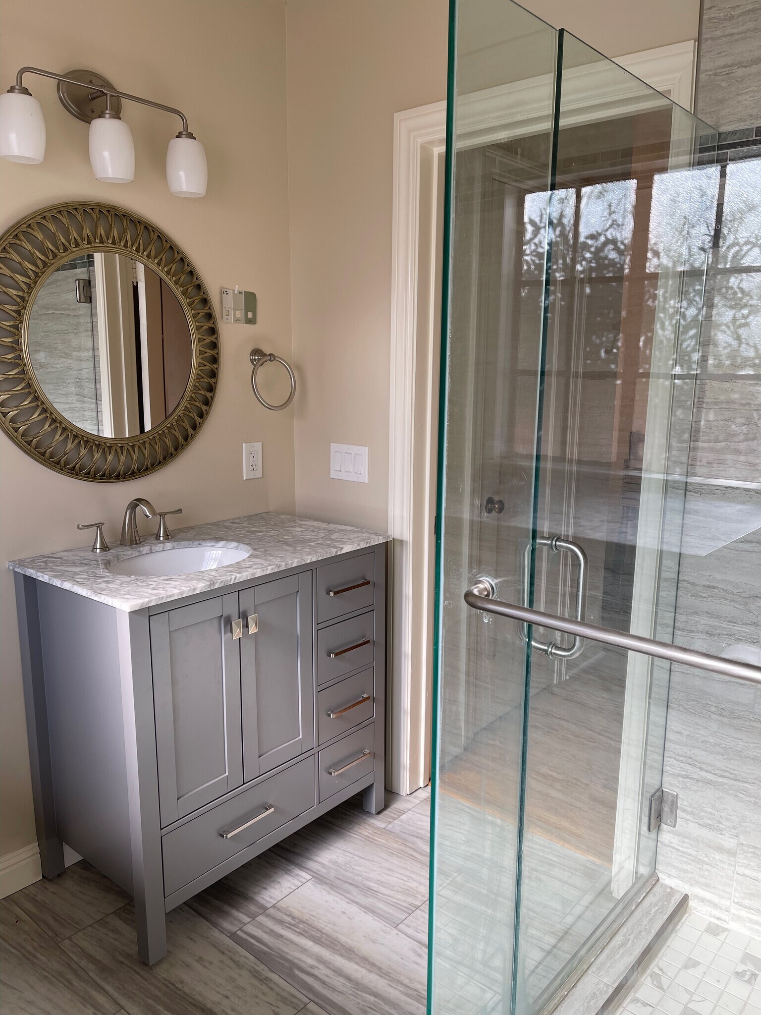 Bathroom with shower - 517 Benton St