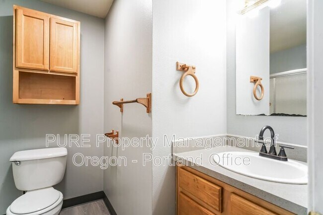 Building Photo - 12247 SE Steele St