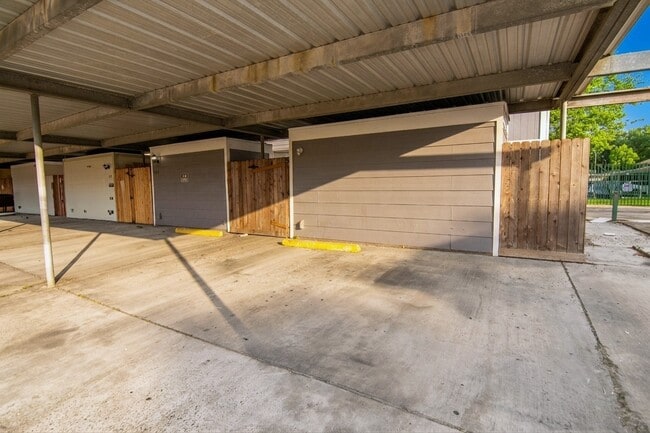 Building Photo - 171 Casa Grande Dr
