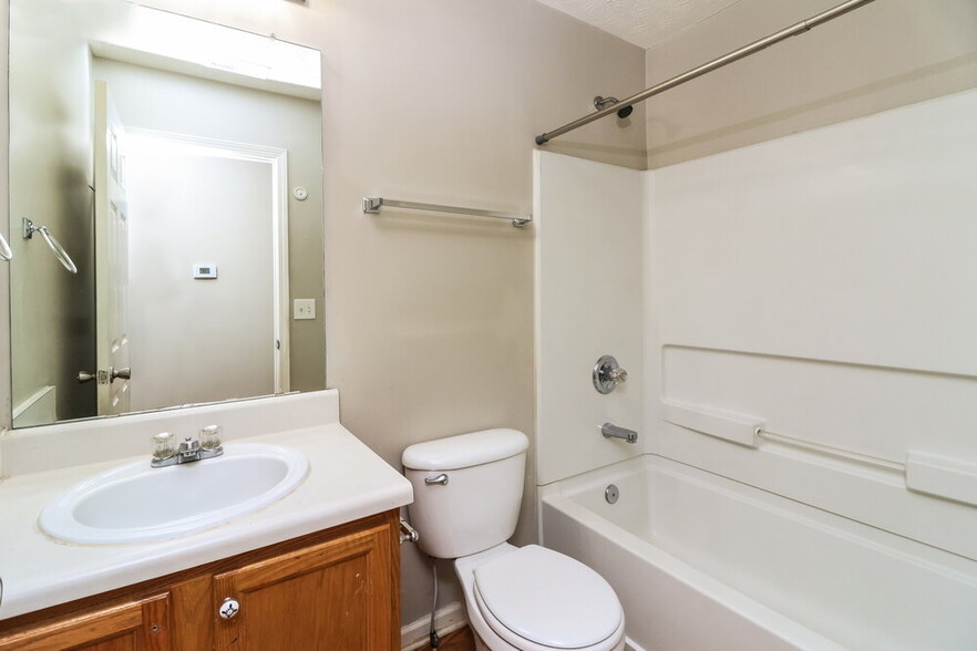 Building Photo - 222 Arbor Creek Dr