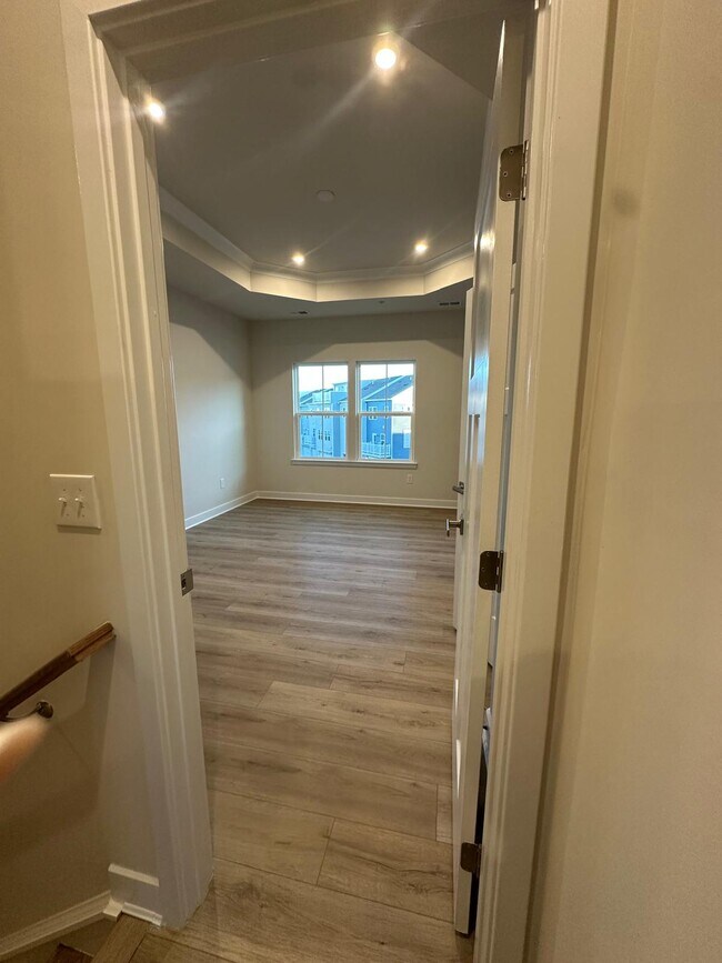 Building Photo - 8626 S Park Dr