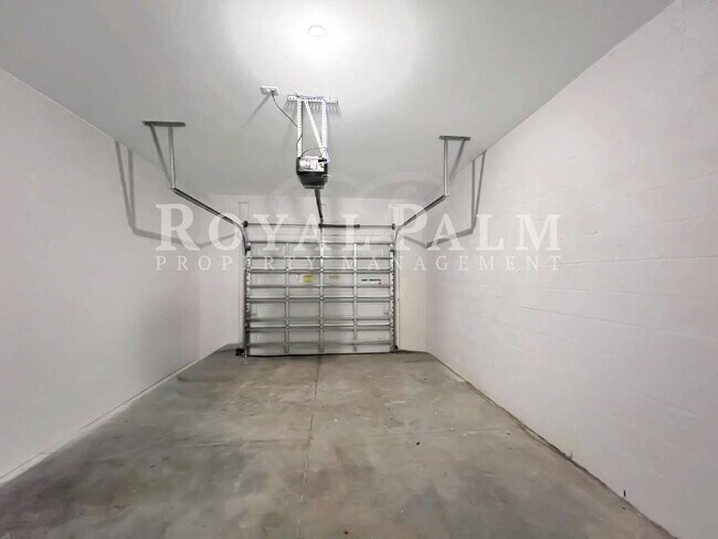 Building Photo - 1320 Trafalgar Pkwy