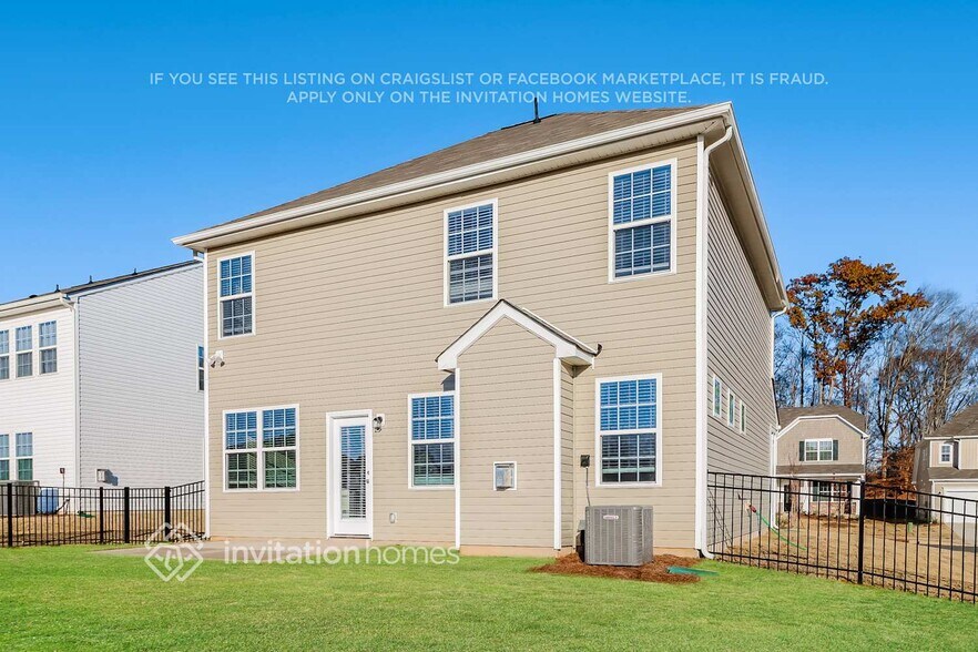 Building Photo - 411 Kennerly Ctr Dr