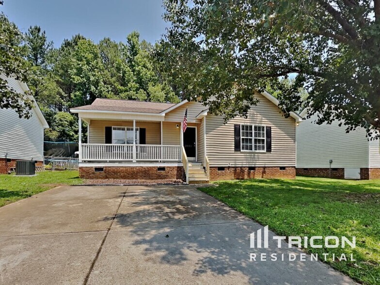 Primary Photo - 2112 McKinnon Dr
