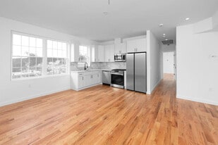 Building Photo - 125 Broughton Ave