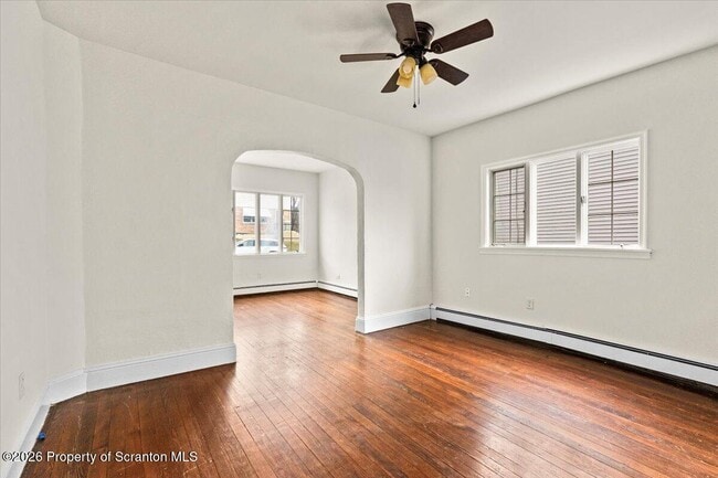 Building Photo - 714 Carmalt St