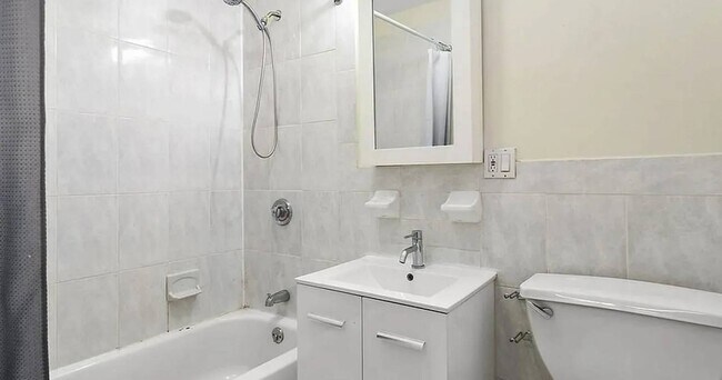 Building Photo - 83A Himrod St