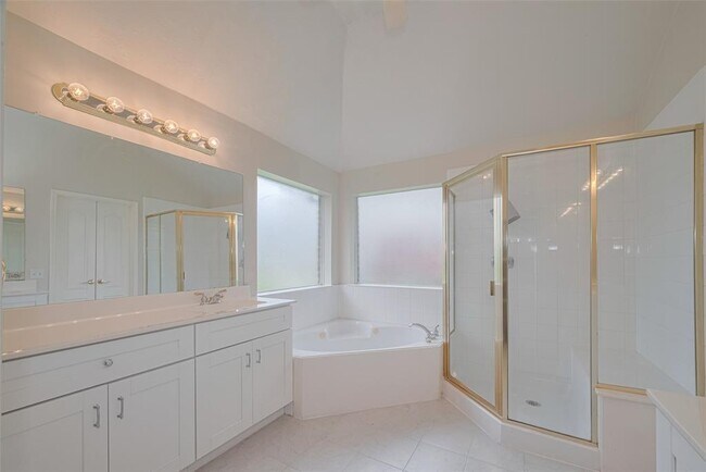 Building Photo - 11106 Fairway Dr
