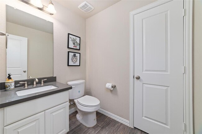 Building Photo - 17402 Hankar Way