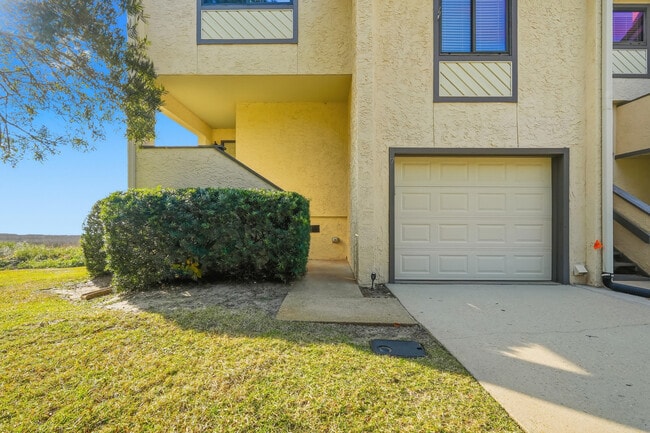 Building Photo - 7 Marina Cove Dr