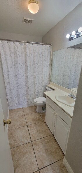 Building Photo - 6928 Oyster Shell Dr