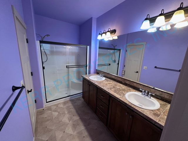 Building Photo - Spacious 5-Bedroom Retreat with 3407 Sq Ft...
