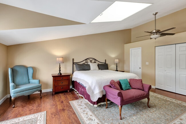Building Photo - 2299 Treasure Isle Dr