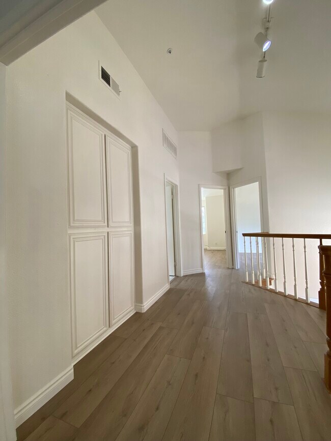 Upstairs Landing - 915 W Arrow Hwy