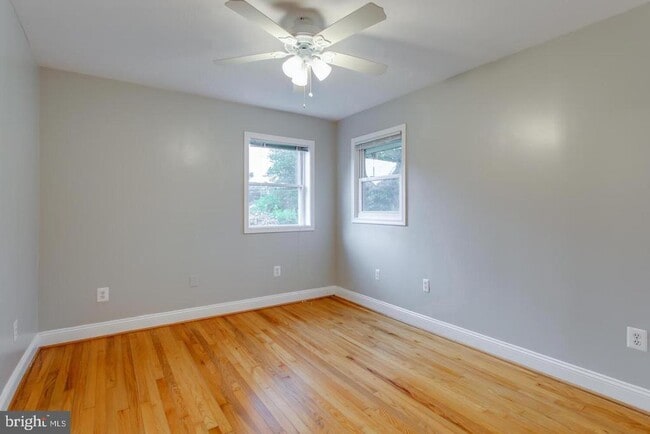 Building Photo - 5834 Pratt St