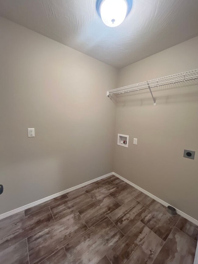 Building Photo - Sit Back, Relax. Your New home Awaits.
