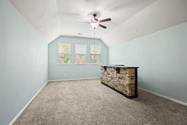 Building Photo - 13415 Lake Arlington Rd