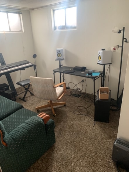 Building Photo - 1240 Southridge Dr