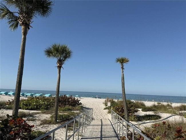 Building Photo - 100 Boca Ciega Dr