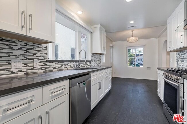 Building Photo - 204 S Camden Dr