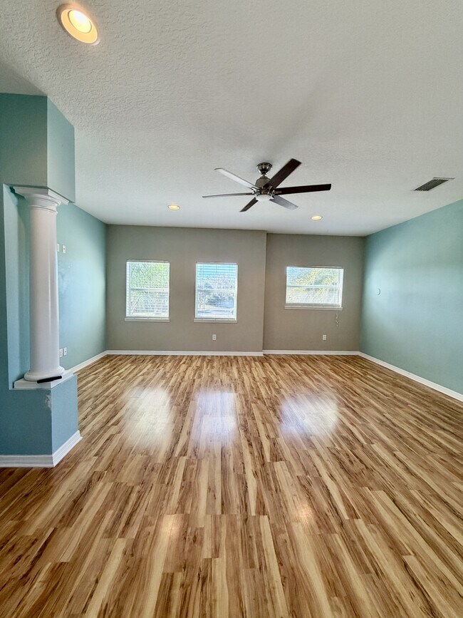 Building Photo - 4848 Tampa Downs Blvd