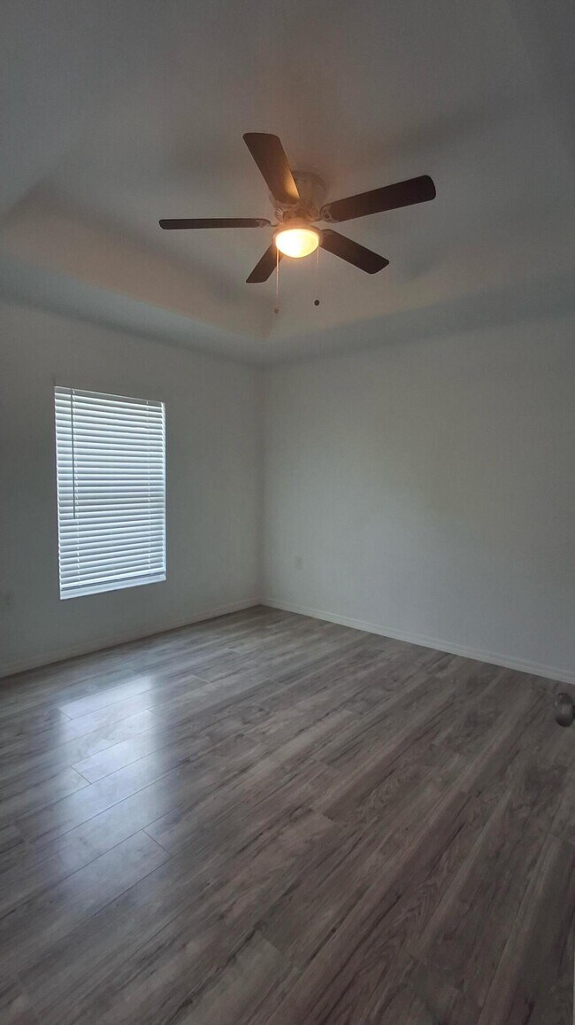 Building Photo - 19850 Eagle Dr