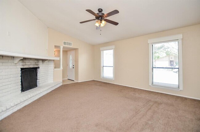 Building Photo - 17323 Glenpatti Dr