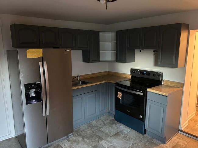 Building Photo - 625 Merchant St