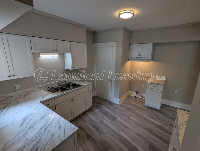 Building Photo - Spacious 3-Bedroom Colonial with Finished ...
