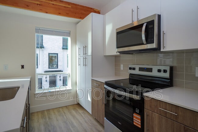 Building Photo - 4614 N Iota Ln