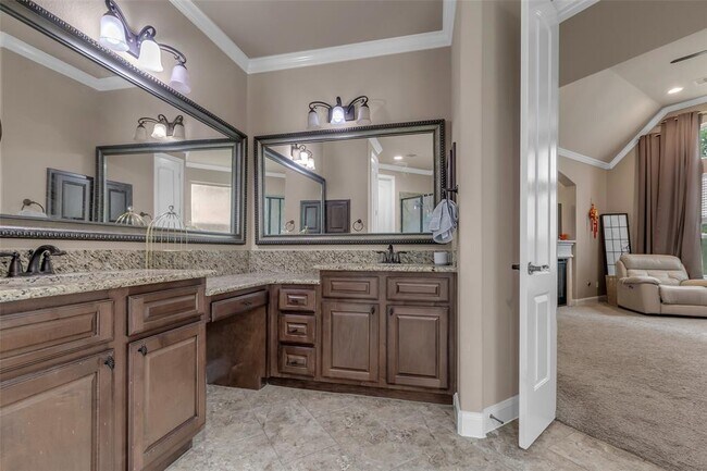Building Photo - 10314 Radcliff Lake Dr