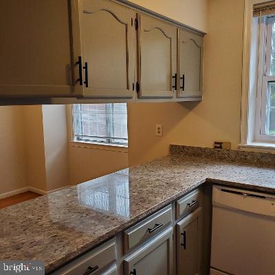 Building Photo - 1232 N Vernon St