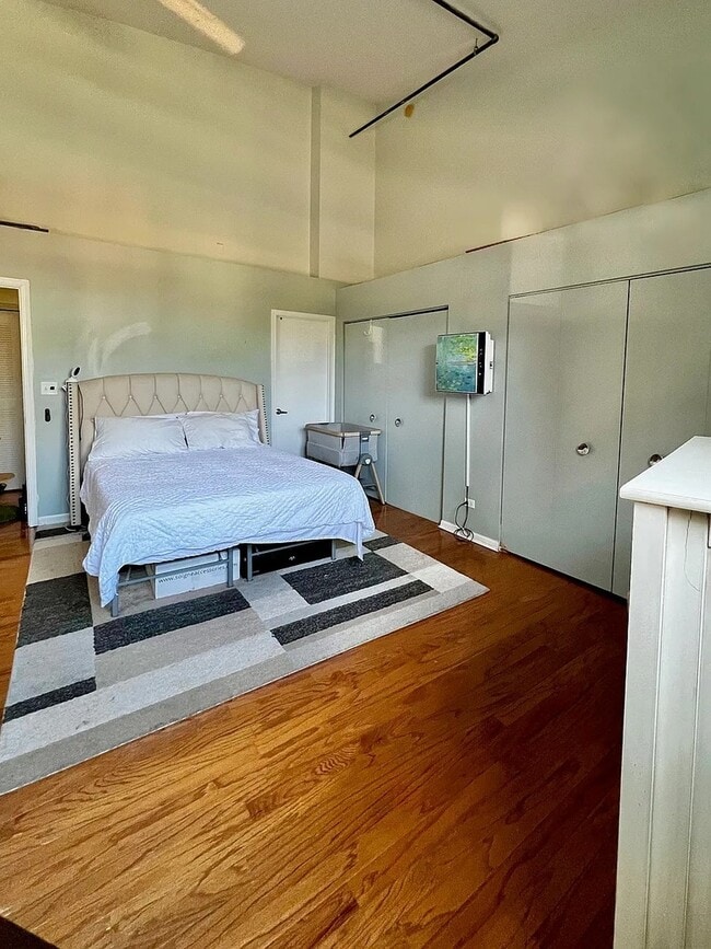 Building Photo - 1834 Ridge Ave