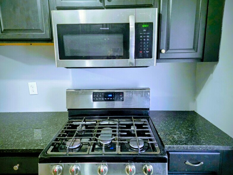 Stainless steel appliances - 331 Union Ave