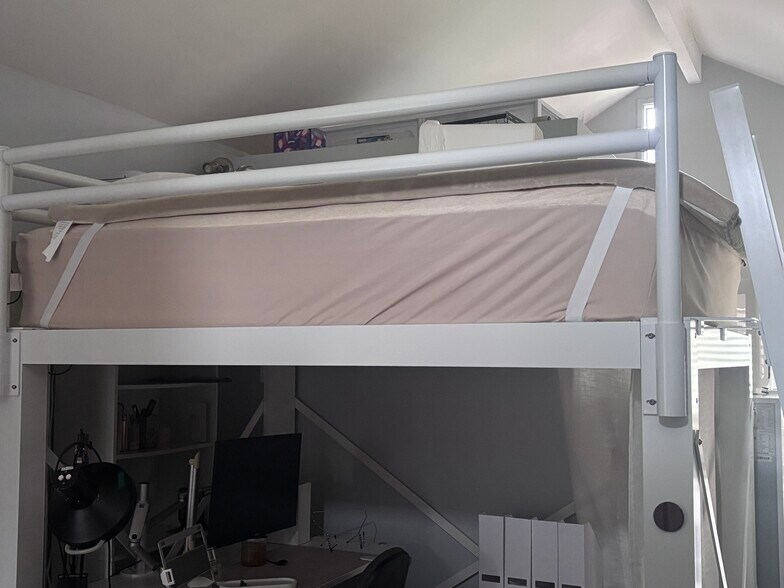 Loft bd - 8315 Kenyon Ave
