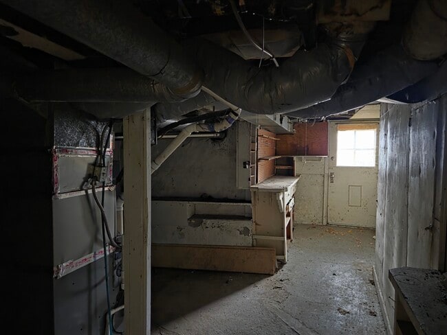 Building Photo - 1250 E 100 S