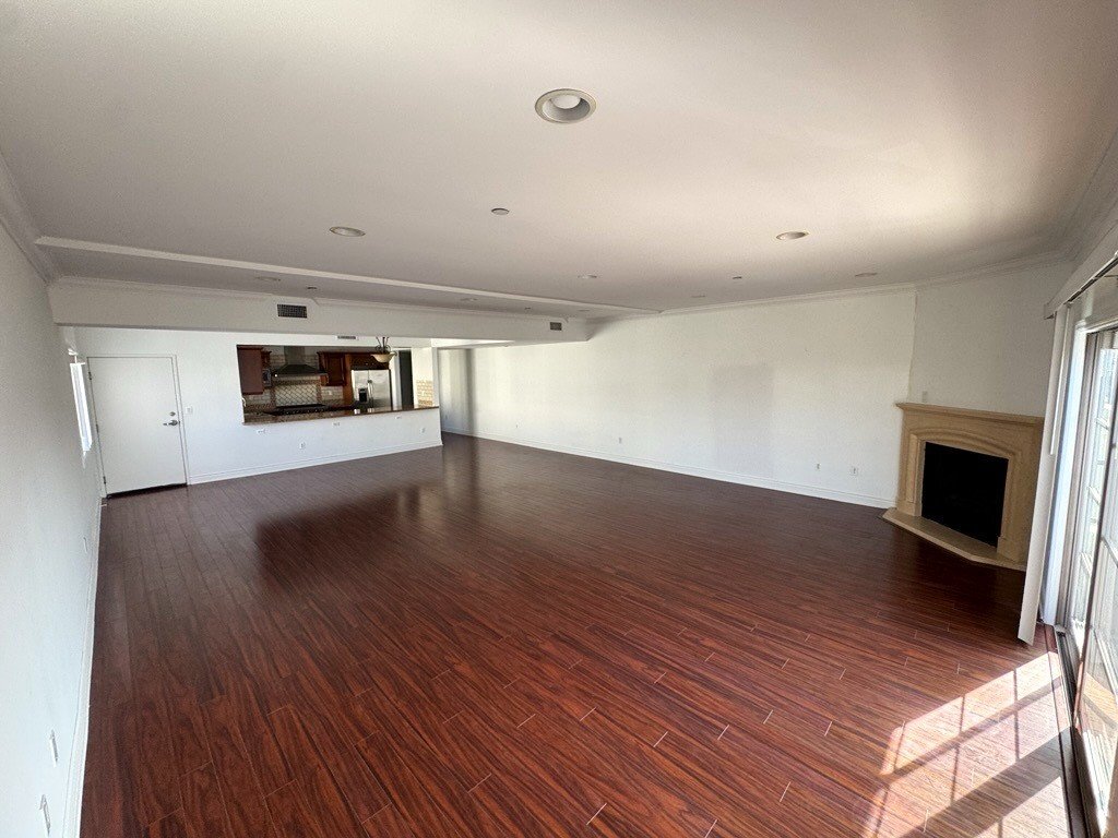 Building Photo - 11848 Kiowa Ave