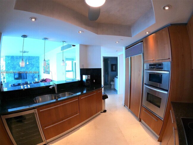 Building Photo - 9401 Collins Ave