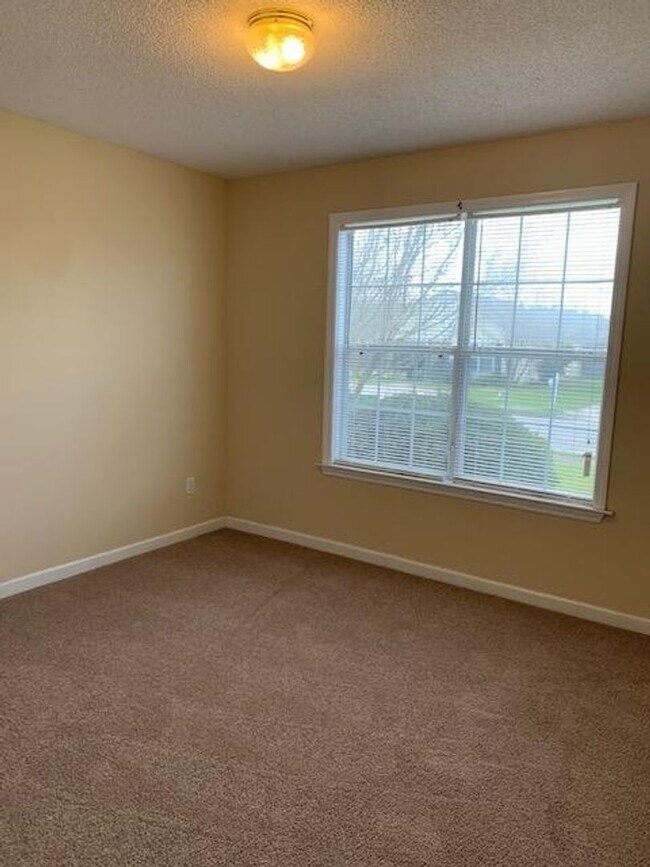 Building Photo - Chadwyck Subdivision